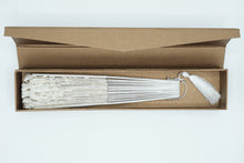 Lade das Bild in den Galerie-Viewer, Spanische Handgefertigte Fächer Handfächer günstig kaufen Shop Hochzeit weiss