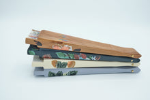 Lade das Bild in den Galerie-Viewer, Spanische Handgefertigte Fächer Handfächer günstig kaufen Shop Modern blau Blumen