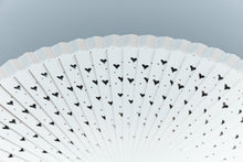 Lade das Bild in den Galerie-Viewer, Spanische Handgefertigte Fächer Handfächer günstig kaufen Shop Hochzeit weiss Herzen