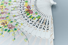 Lade das Bild in den Galerie-Viewer, Spanische Handgefertigte Fächer Handfächer günstig kaufen Shop Klassisch weiss Blumen