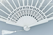 Lade das Bild in den Galerie-Viewer, Spanische Handgefertigte Fächer Handfächer günstig kaufen Shop Hochzeit weiss