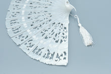 Lade das Bild in den Galerie-Viewer, Spanische Handgefertigte Fächer Handfächer günstig kaufen Shop Hochzeit