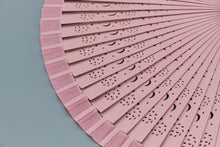 Lade das Bild in den Galerie-Viewer, Spanische Handgefertigte Fächer Handfächer günstig kaufen Shop Modern rosa