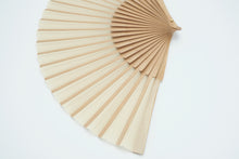 Load image into Gallery viewer, Spanische Handgefertigte Fächer Handfächer günstig kaufen Shop Modern Holz

